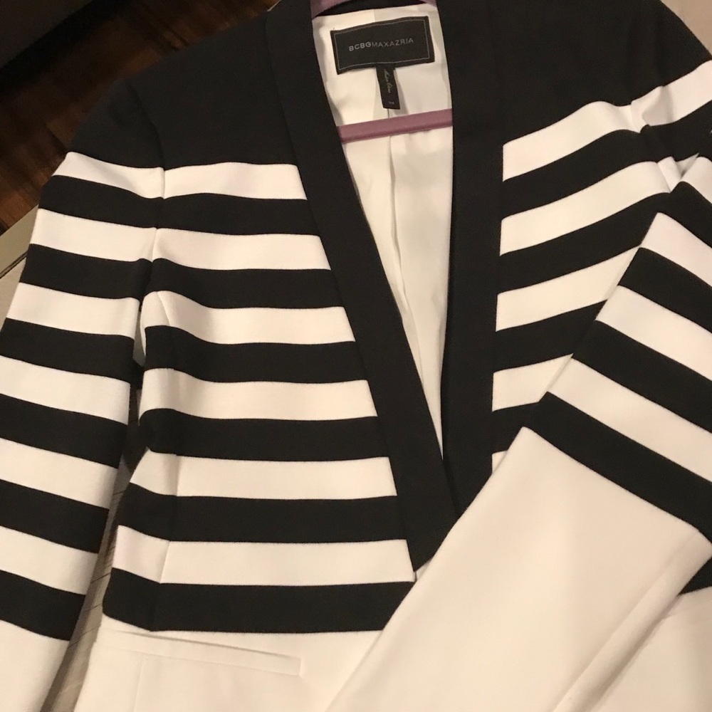 BCBGMaxAzria casual 2 color jacket